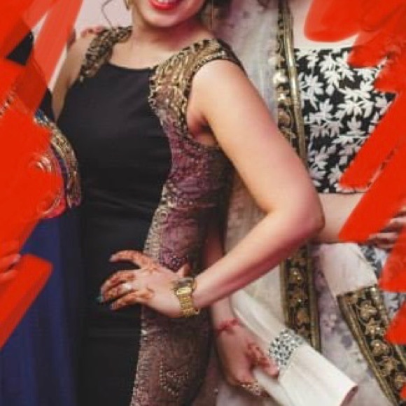 Black and Gold Evening Gown - Picture 4 of 4